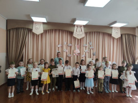 Конкурс чтецов «Через века, через года - помните!» Конкурс чтецов «Через века, через года - помните!».